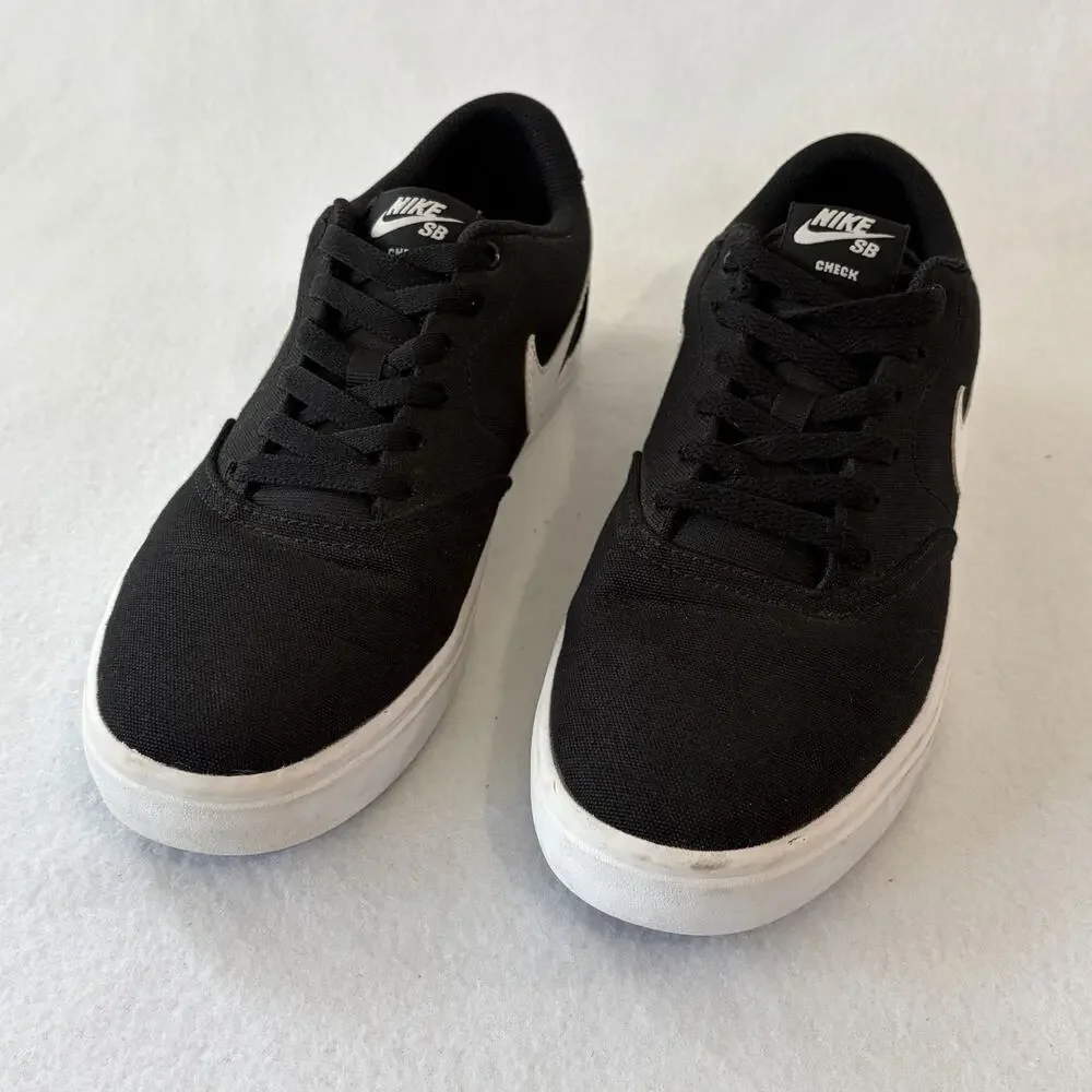 Nike SB Shoes Women’s 9.5 Black White Sneakers Low Top